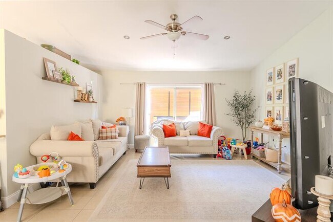 Building Photo - 1334 NW 125th Terrace