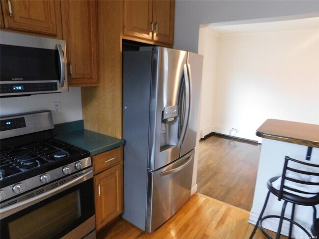 Building Photo - 360 Woodland Dr