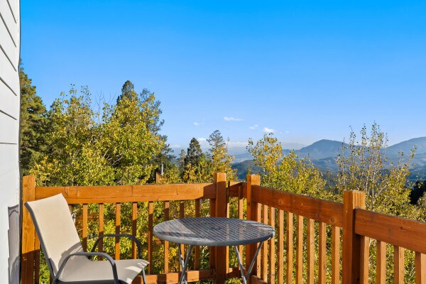 Building Photo - 11770 Leavenworth Dr