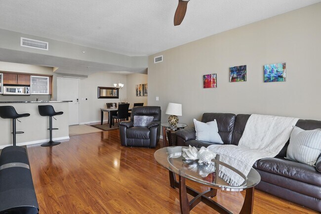 Building Photo - 1551 N Flagler Dr