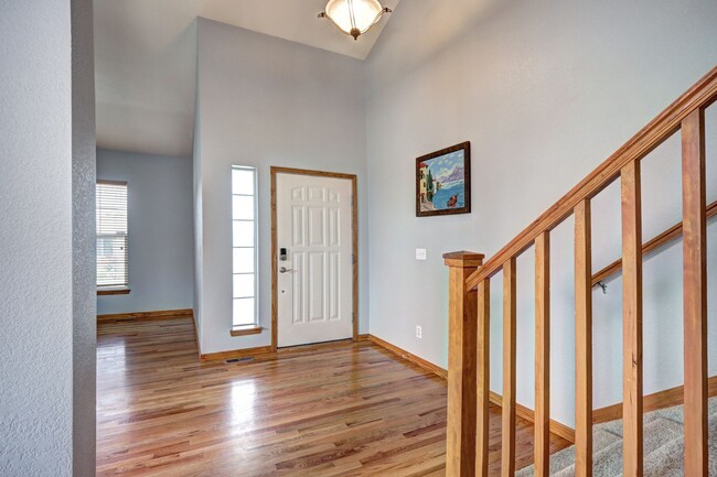 Building Photo - Canterberry Crossing Parker CO 4 bed 3 bat...