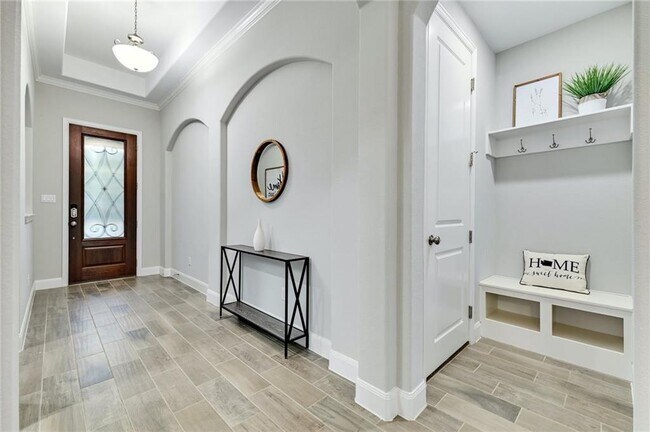 Building Photo - 204 Maxwell Way