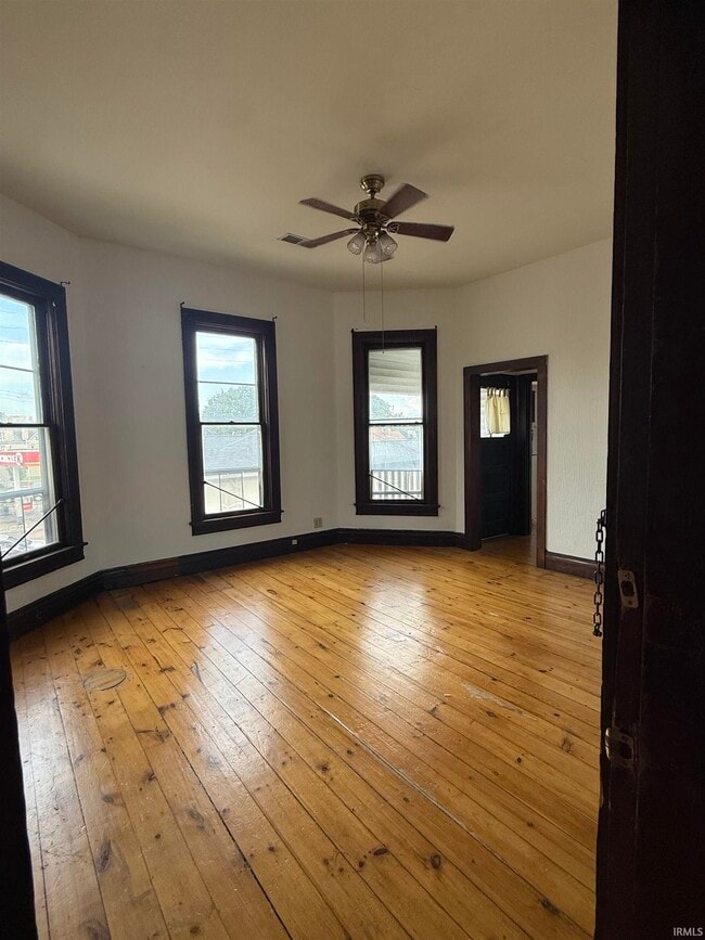 Building Photo - 515 W Kirkwood Ave