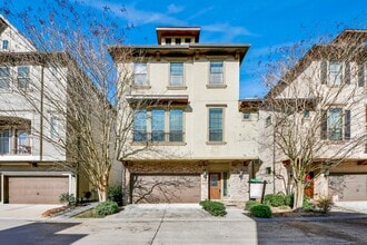 Building Photo - 2707 King's Retreat Cir