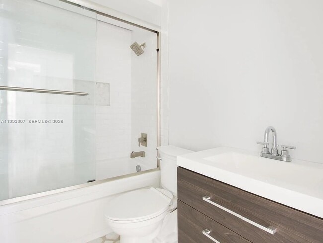 Building Photo - 20301 W Country Club Dr