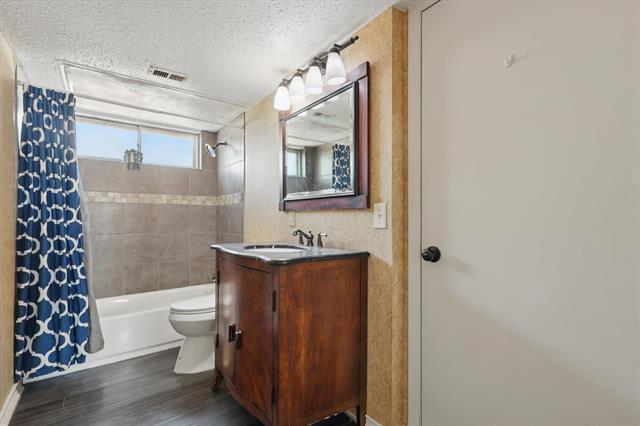 Building Photo - 2700 Stonehaven Ct