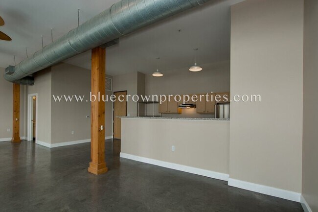 Building Photo - 2502 Live Oak St