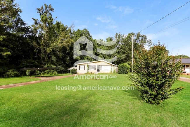 Building Photo - 3020 16th Ave SW