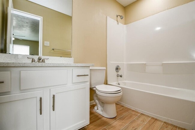 Building Photo - 20607 Rainport Cir