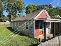 Building Photo - 711 N Upper St