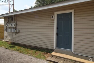 Building Photo - 2-Bedroom Apartment in Prime Pace Location...