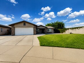 Building Photo - 7485 Pintail Ct