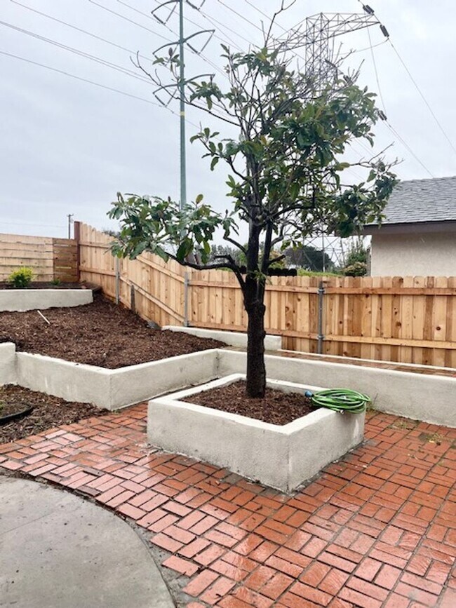 Building Photo - Completely Renovated Clairemont Home