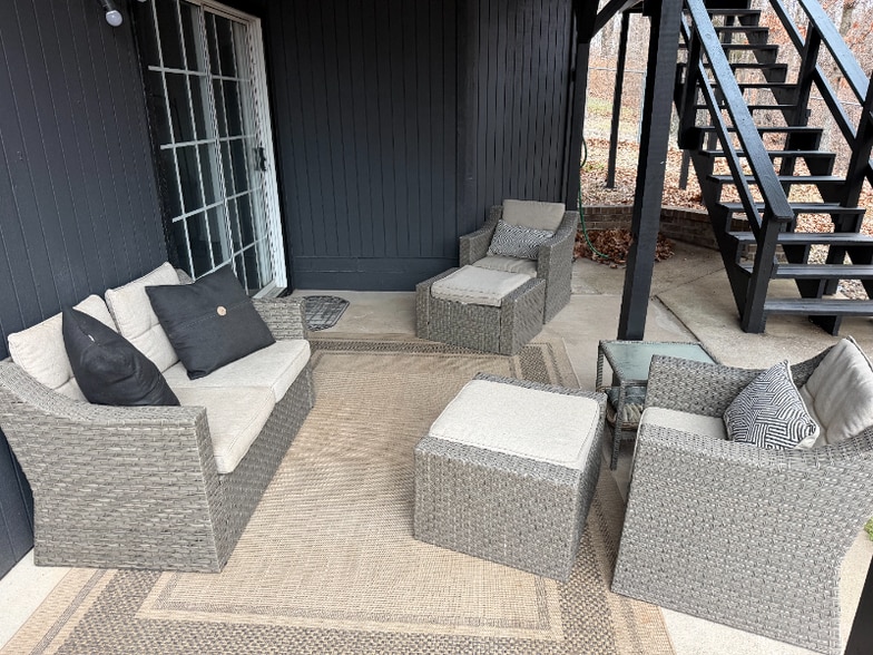 Building Photo - 5 Dunvegan Ln