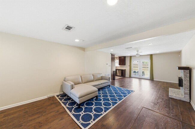 Building Photo - 8526 Cedel Dr