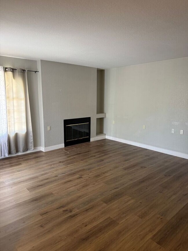 Building Photo - Charming 2 bedroom in Starr Pass