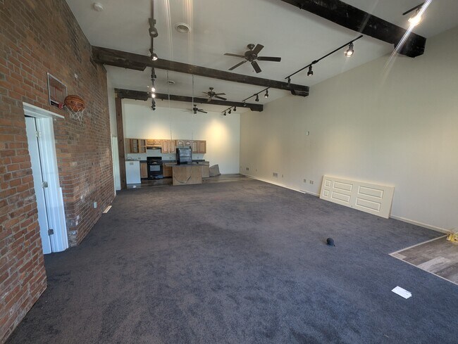 Building Photo - 11 Route 67 W