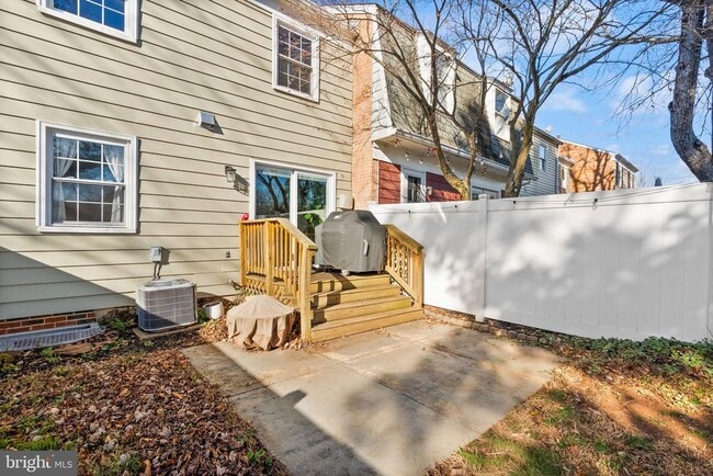 Building Photo - 7393 Colton Ln