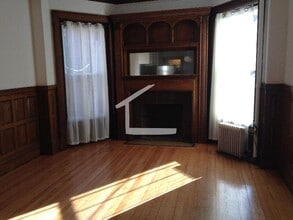 Building Photo - 861 Beacon St