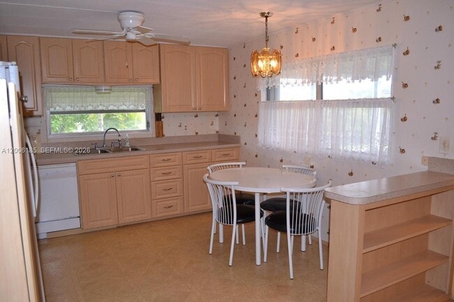 Building Photo - 1620 SW 64th Way