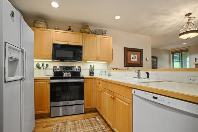Building Photo - 2755 Waterstone Ln