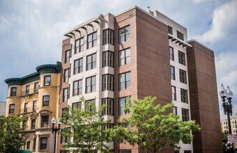 Building Photo - 1085 Boylston Street