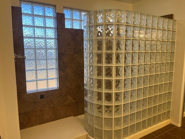 Building Photo - 14361 W Maui Ln