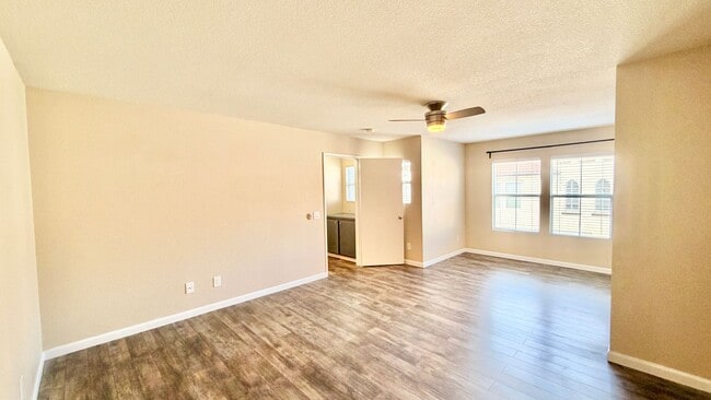 Building Photo - Bright & Lovely Two Story Townhome in the VistaMonte at San Luis Rey HOA Community of Oceanside!