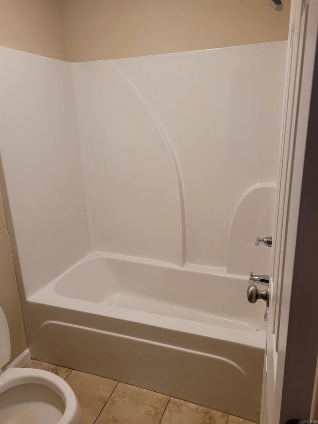 Building Photo - 3417 Longcoy St