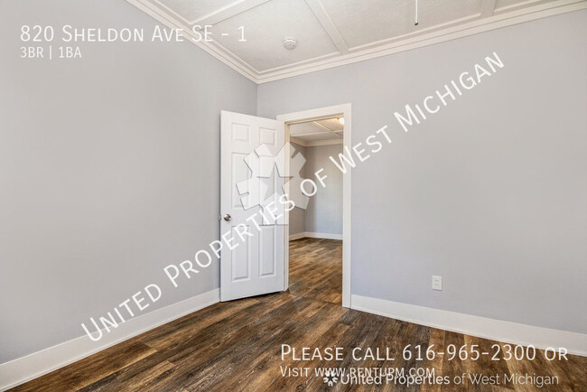 Building Photo - Available Now | 3 Bedroom 1 Bath Lower Lev...