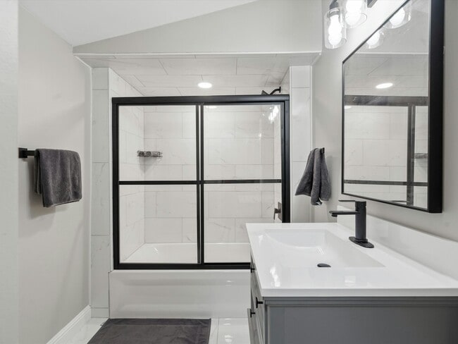 Building Photo - 505 Harrison St