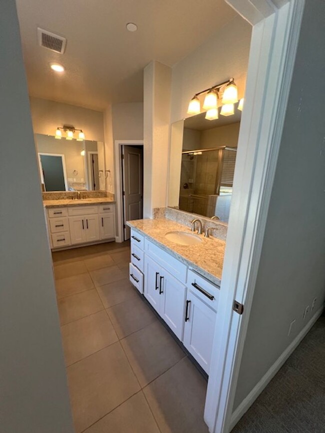 Building Photo - Bright Contemporary Solar Home In Roseville