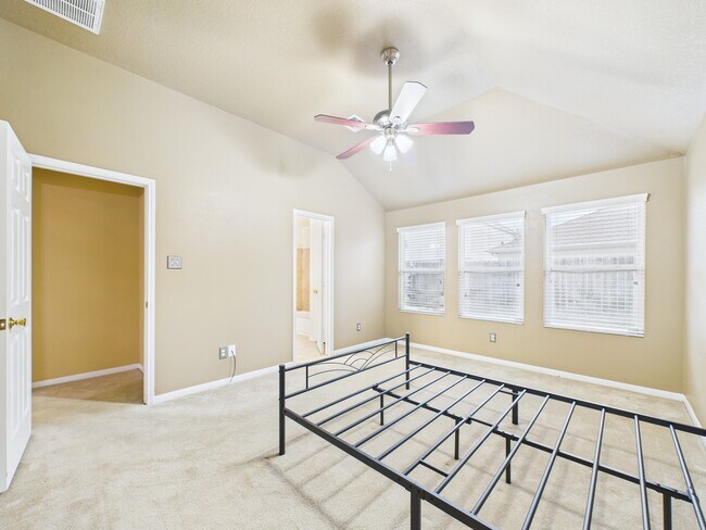 Building Photo - 5039 Ivy Fair Way