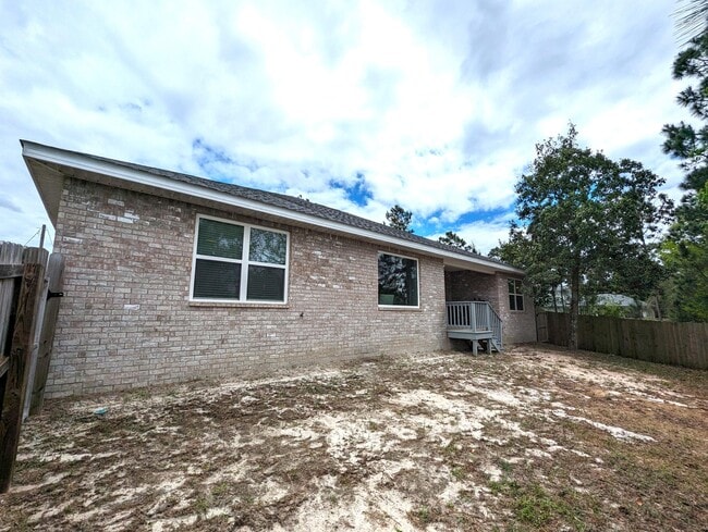 Building Photo - 1609 Ponderosa Dr