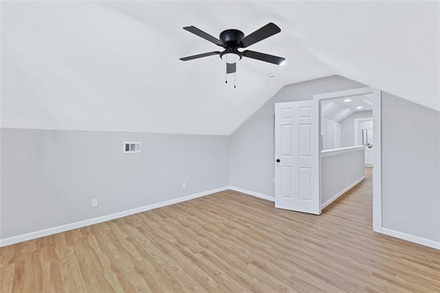 Building Photo - 323 W Cherry St