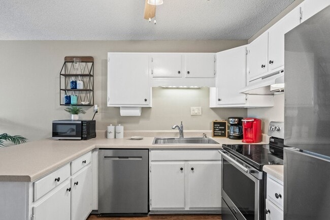 Building Photo - Snowbird Rental