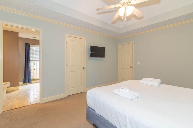 Building Photo - 4235 King Arthur Pl