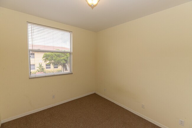 Building Photo - 4275 Bellasol Cir