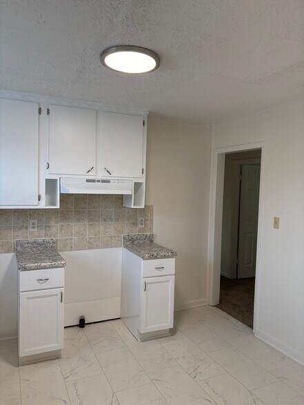 Building Photo - 3225 Panorama Dr