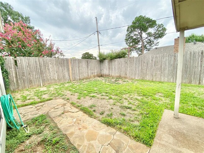 Building Photo - 3602 Pimlico Dr