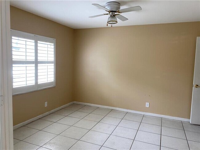 Building Photo - 6317 Bay Club Dr