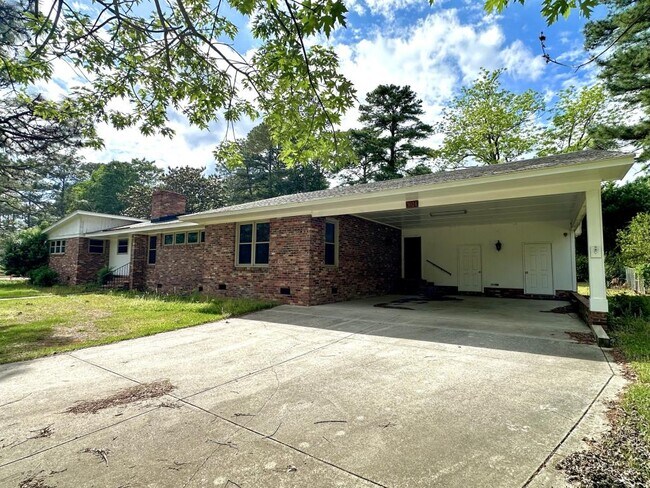 Building Photo - 3024 Brechin Rd