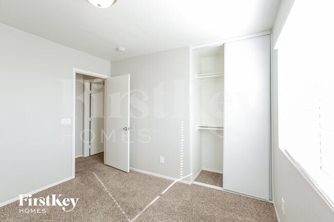 Building Photo - 16136 W Desert Bloom St
