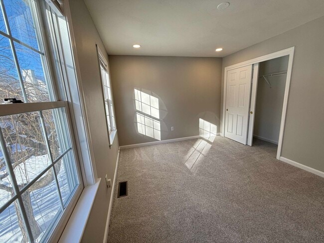 Building Photo - 149 Tinker Rd