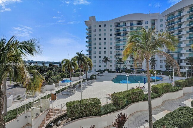 Building Photo - 7900 Harbor Island Dr