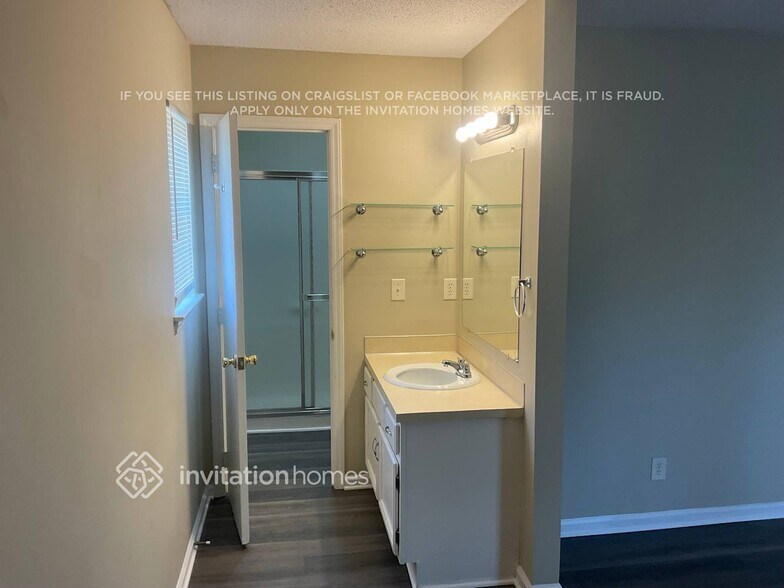 Building Photo - 320 Wilby Dr