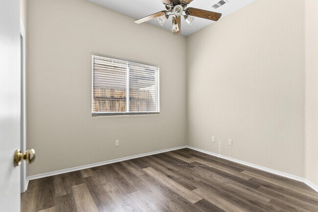 Building Photo - 10621 Tivoli Ct