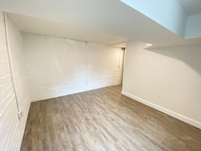 Building Photo - 1501 Belmont Ave