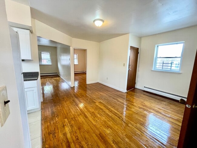 Building Photo - 2916 Gunther Ave