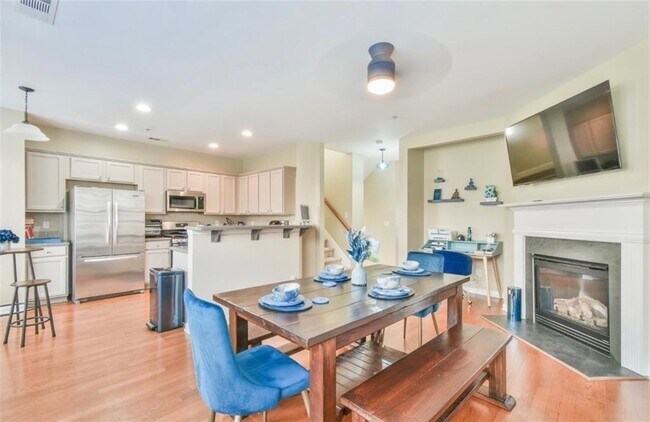 Building Photo - 6174 Indian Wood Cir